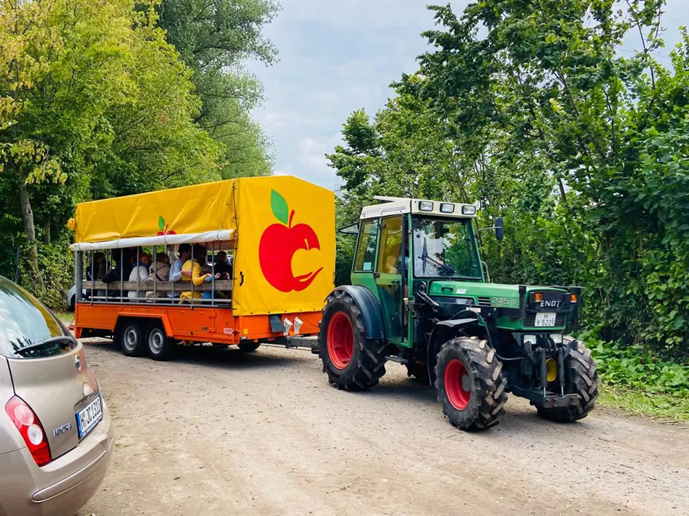Treckerfahrt - Obstplantage Hahne